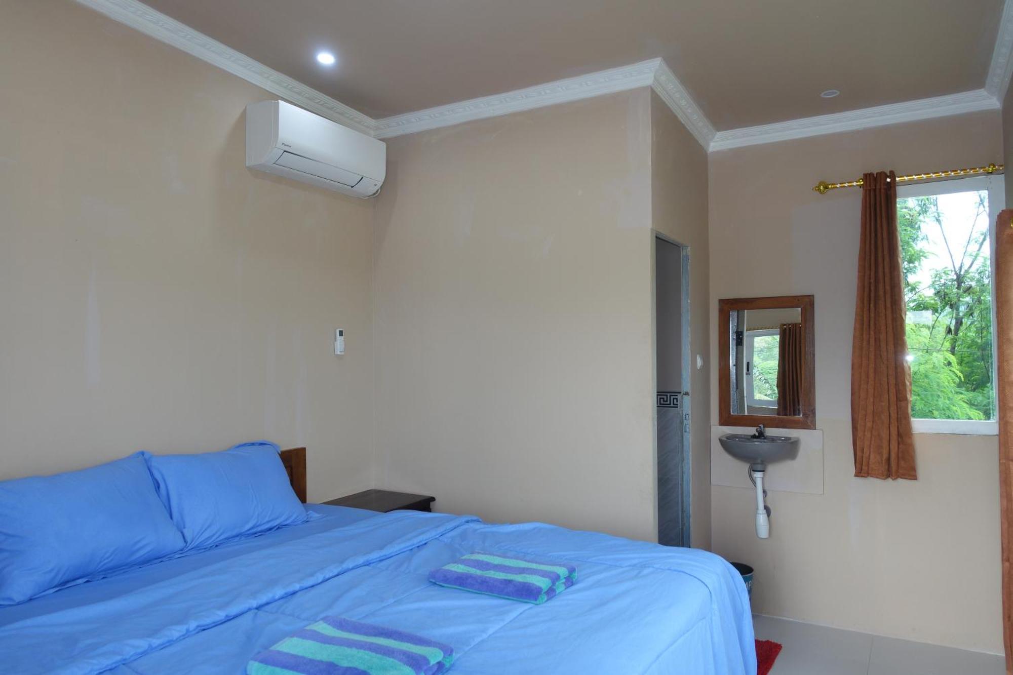 Tarsan Homestay Labuan Bajo Exterior photo