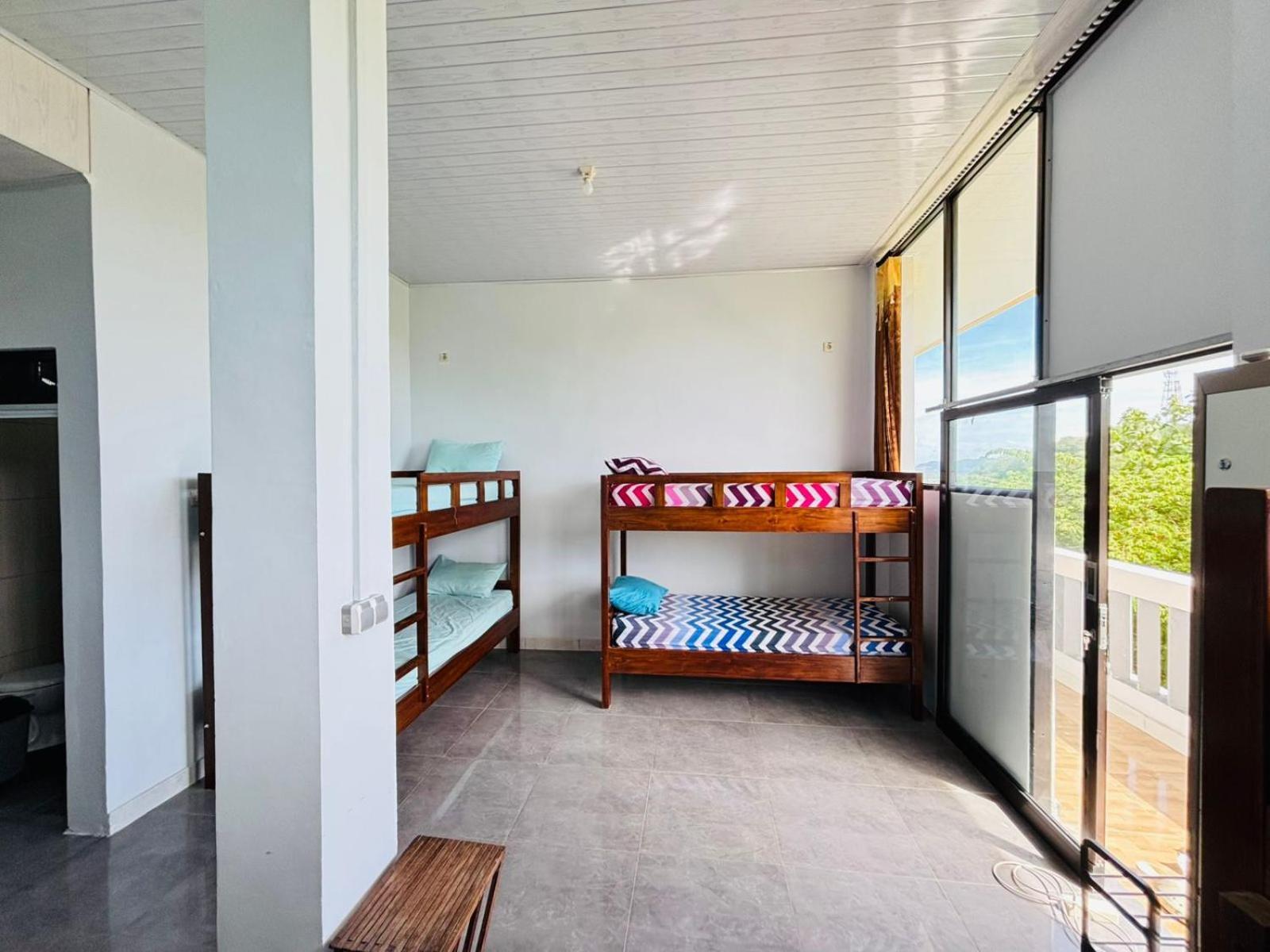 Tarsan Homestay Labuan Bajo Exterior photo